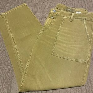 CLOSED Womens Chino Pants Mustard Color Slight Distressed Size 10 waist 30” EUC